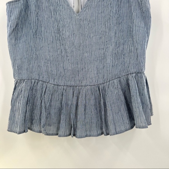 Club Monaco blue v-neck sleeveless flare hem blouse top size S - Picture 2 of 9